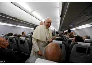 Papa in aereo