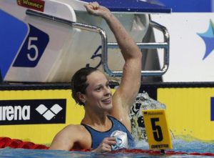 epa05055698 Federica Pellegrini of Italy reacts after winning the Women's 200m Freestyle Final at the LEN European Short Course Swimming Championships in Netanya, Israel, 05 December 2015. EPA/ABIR SULTAN