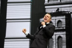 Tiziano Ferro durante il concerto al Pala Alpitour di Torino, 13 nocembre 2015. ANSA/UFFICIO STAMPA