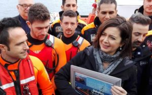 La presidente della Camera Laura Boldrini incontra gli uomini della Guardia Costiera italiana a Lesbo, 13 febbraio 2016. ANSA/Laurence Figà-Talamanca