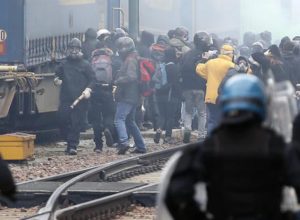 in Brennero, Italy, Saturday, May 7, 2016. (ANSA/AP Photo/Antonio Calanni) [CopyrightNotice: Copyright 2016 The Associated Press. All rights reserved. This material may not be published, broadcast, rewritten or redistribu]