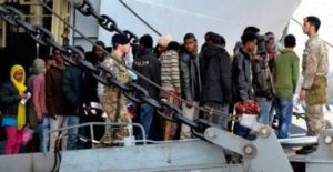 migranti a taranto