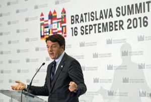 epa05543233 Italian Prime Minister Matteo Renzi give his closing press conference at the end of the EU's informal summit of the 27 heads of state or governments, in Bratislava, Slovakia, 16 September 2016. European Union leaders met to discuss a new strategy and future of the European Union after the recent Brexit referendum in Britain. EPA/FILIP SINGER