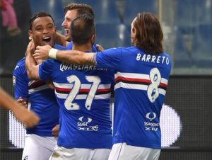 Sampdoria's Colombian forward Luis Fernando Muriel (L) celebrates with his team-mates Italian midfielder Jacopo Sala, Italian forward Fabio Quagliarella and Paraguayan midfielder Edgar Osvaldo Barreto after scoring a goal during the Italian Serie A soccer match Uc Sampdoria vs Genoa Cfc at Luigi Ferraris Stadium in Genoa, Italy, 22 October 2016 ANSA/SIMONE ARVEDA