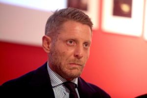 Lapo Elkann all galleria Carla Sozzani partecipa ad un incontro in occasione dell'uscita del libro 'Fiat 500. The design Book', Milano, 16 dicembre 2015. ANSA/MOURAD BALTI TOUATI