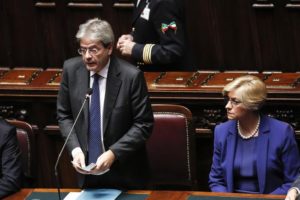 Il presidente del Consiglio Paolo Gentiloni nell'aula della Camera durante le dichiarazioni programmatiche del nuovo governo, Roma, 13 dicembre 2016. ANSA/GIUSEPPE LAMI