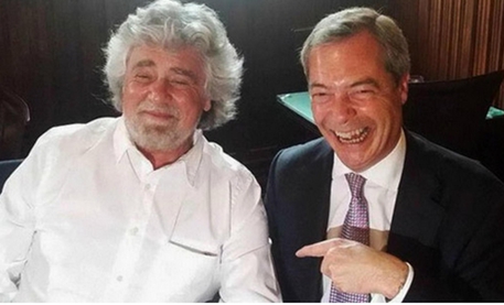 Farage, con i 5 stelle continueremo nel gruppo Efdd