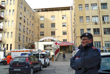 ++ Furbetti cartellino: blitz ospedale Napoli, 55 arresti ++