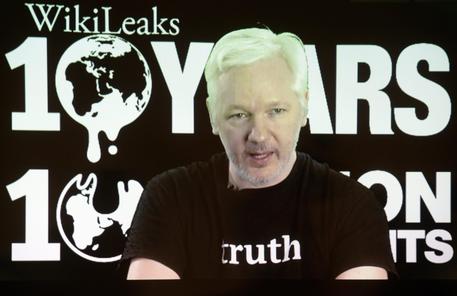 Assange a Obama, mi consegno agli Usa se grazi Manning