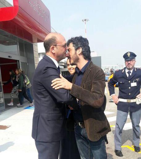 ++ Del Grande: accolto da Alfano, abbraccio con familiari ++