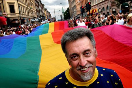 Rainbow flag creator Gilbert Baker dies at age 65