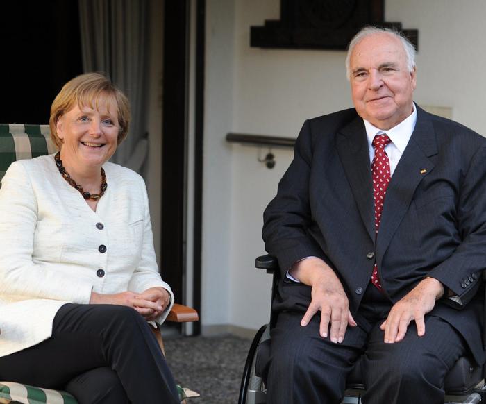 Former German chancellor Helmut Kohl dies aged 87