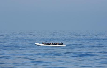 Immigrazione: a Catania pattugliatore Gdf con 220 migranti