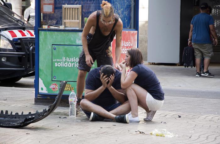 A van crashes into pedestrians in Barcelona