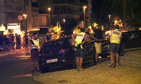 Police shoot dead four terrorism suspects after vehicle attack in Cambrils