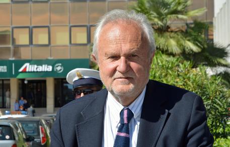 Alitalia:Consiglio Fiumicino,ok mozione per rilancio azienda