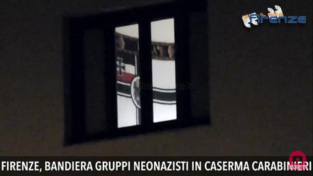 ++ Bandiera neonazista in caserma Carabinieri Toscana ++
