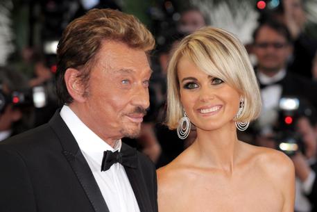 Johnny Hallyday dies at 74