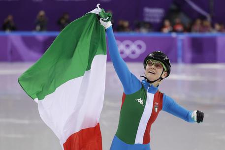 Giochi: Italia Team, primo oro Fontana al fotofinish