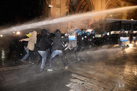Clashes between the police and ‘antagonists’ in Bologna