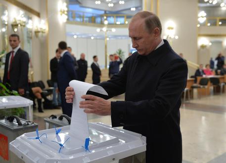 Russia: Putin ha votato all’Accademia delle Scienze