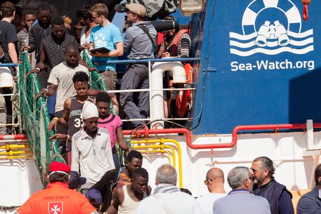 REGGIO CALABRIA Sbarco di 232 migranti