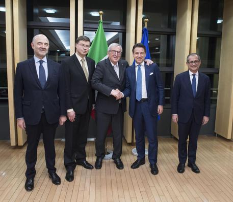 ++ Manovra: Conte-Juncker, non litighiamo, we are friends ++