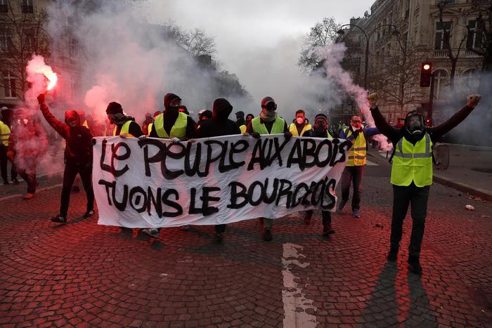 Yellow vests protest against fuel prices in Paris