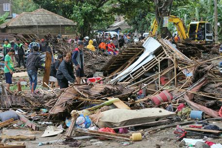 APTOPIX Indonesia Tsunami