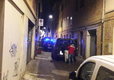 ++ Uomo ucciso a colpi di pistola in centro a Pesaro ++