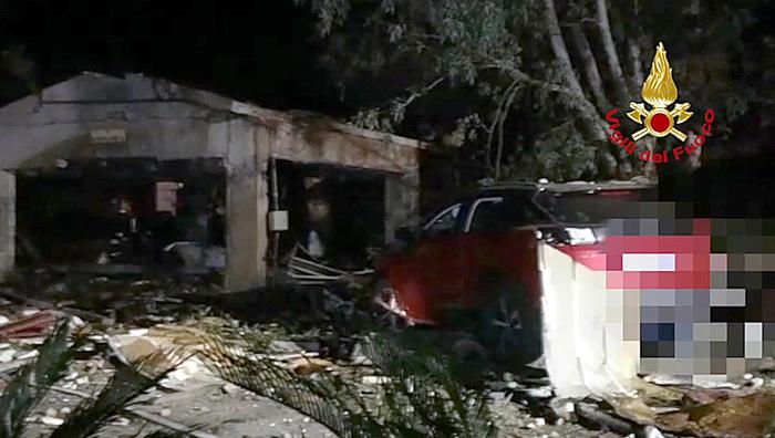 ++ Esplosione fabbrica fuochi: 4 morti e tre feriti ++