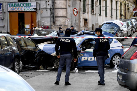 Poliziotto muore per sventare furto in banca