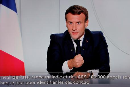 + Macron, locdown in Francia da venerdì +