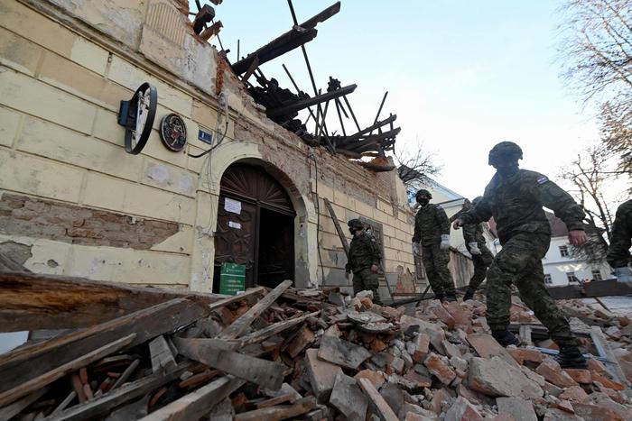 ++ Terremoto Croazia: gravi danni a Petrinja, edifici crollati +