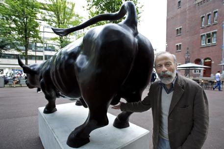 Arturo Di Modica’s Sculpture in Amsterdam