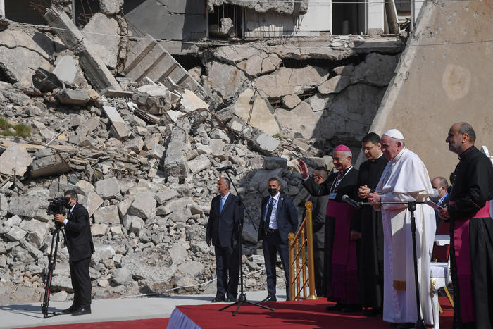Papa: arrivato a Mosul, tra le macerie della guerra