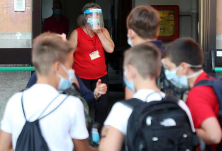 Cons. Stato conferma obbligo mascherine bimbi a scuola