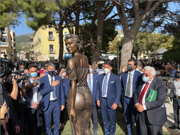 Tweet di Carlo Sibilia