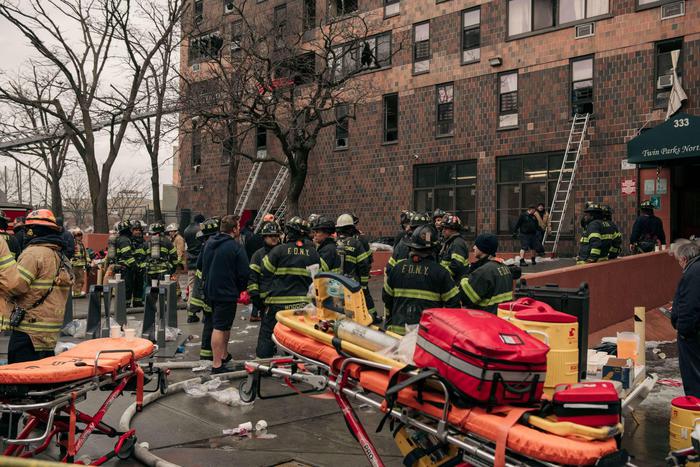 ++ Incendio in appartamento New York, almeno 19 morti ++